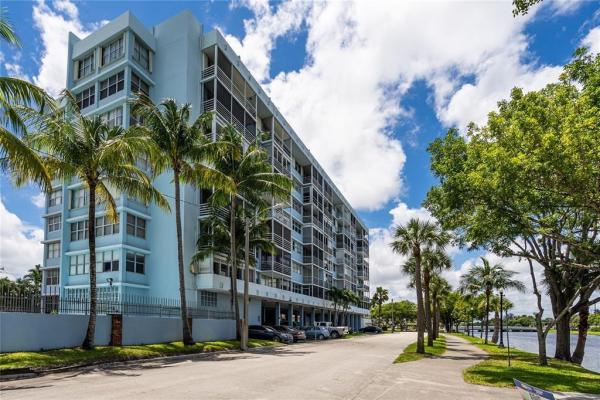 Andor Plaza, 16850 SW Glades Dr #4J, North Miami Beach, Florida 33162, image 1