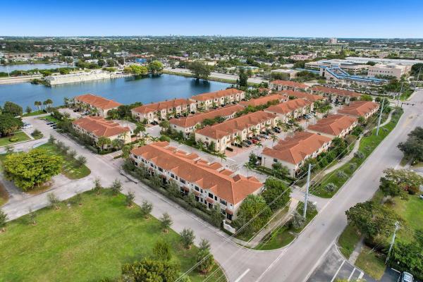 Madison Place, 3316 NW 10th Ave, Pompano Beach, Florida 33064, image 2