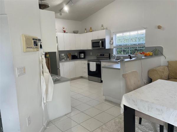 Lago Mar South, 8463 SW 161st Pl, Kendall, Florida 33193, image 2
