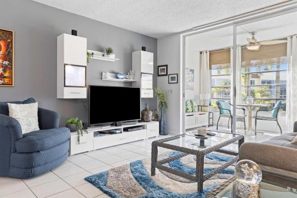Royal Park Gardens 2, 6700 Royal Palm Blvd #209, Margate, Florida 33063, image 1