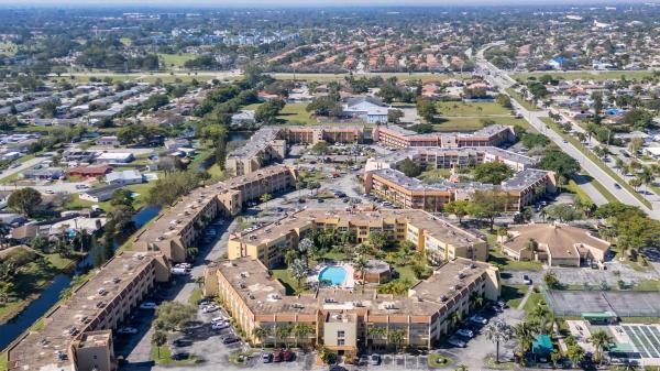 Royal Park Gardens 2, 6700 Royal Palm Blvd #209D, Margate, Florida 33063, image 1