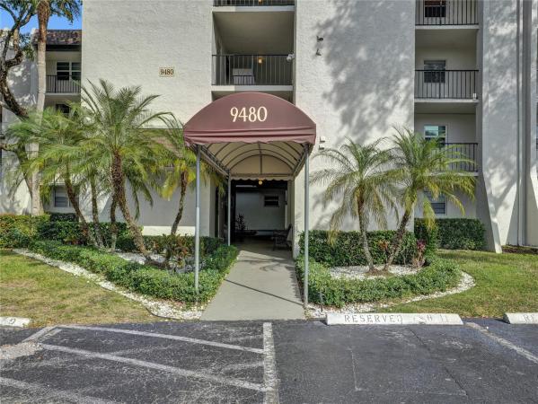 Poinciana Place Of Pine Island Ridge, 9480 Poinciana Pl #303, Davie, Florida 33324, image 1