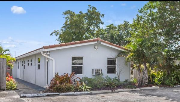 Lauderdale Park, 1516 N Dixie Hwy, Fort Lauderdale, Florida 33304, image 1