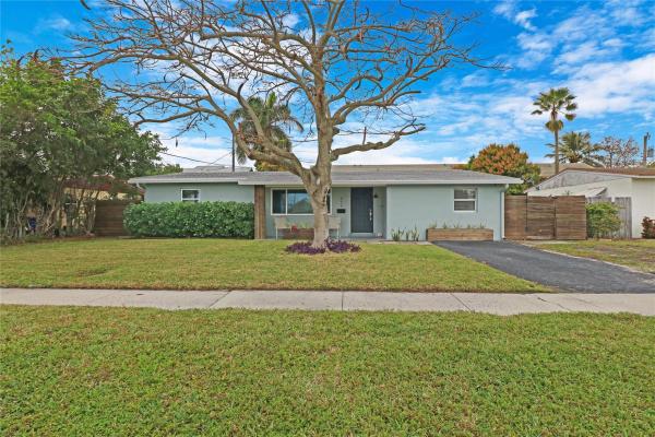 Coral Manor, 317 SE 3rd Ter, Deerfield Beach, Florida 33441, image 1