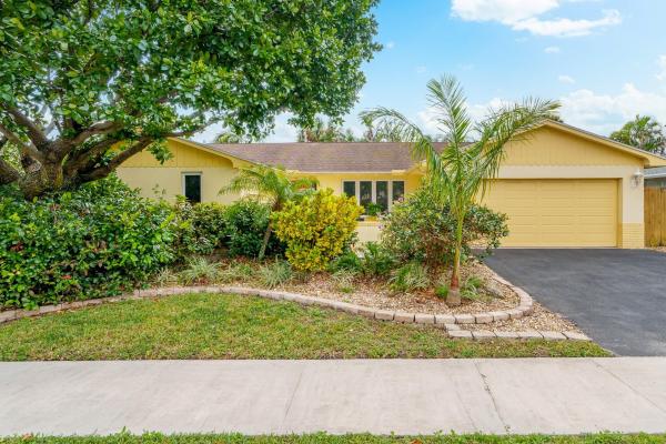 Royal Palm Lakes Estates, 1930 NW 40th Ct, Oakland Park, Florida 33309, image 1