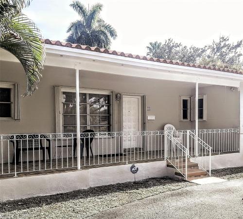 Country Club Estates, 211 La Villa Dr, Miami Springs, Florida 33166, image 1