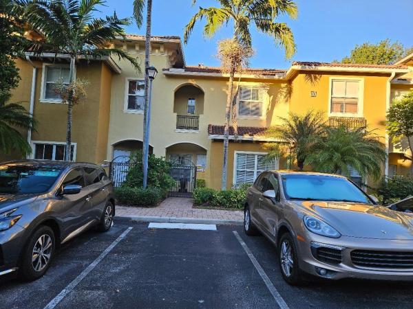 Tuscan Villas, 2851 W Prospect Rd #1005, Tamarac, Florida 33309, image 1