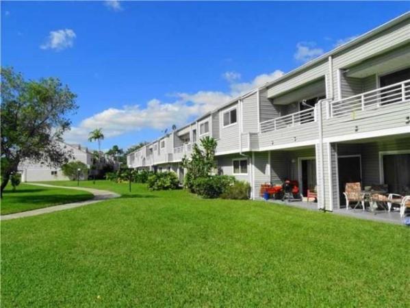 Summer Lake, 3401 NW 44th St #104, Lauderdale Lakes, Florida 33309, image 1
