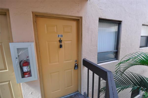 Presidential Golfview, 1950 N Congress Ave #210, West Palm Beach, Florida 33401, image 1