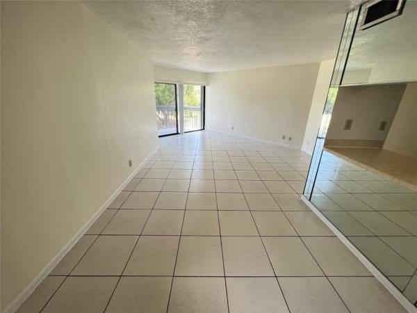 Presidential Golfview, 1950 N Congress Ave #210, West Palm Beach, Florida 33401, image 1