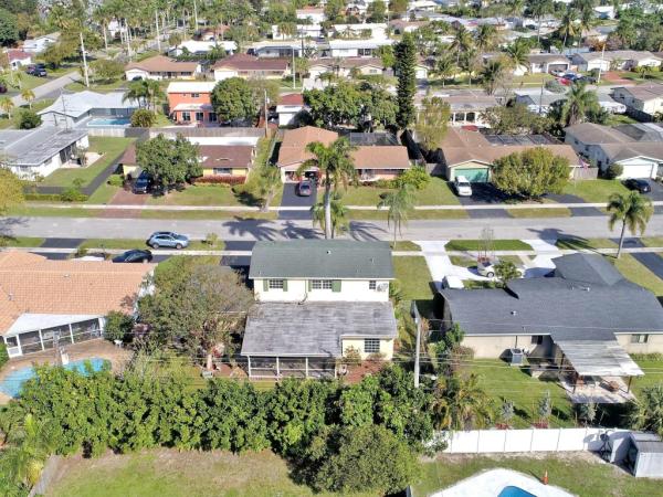 Edgefield, 4470 NW 7th St, Coconut Creek, Florida 33066, image 3