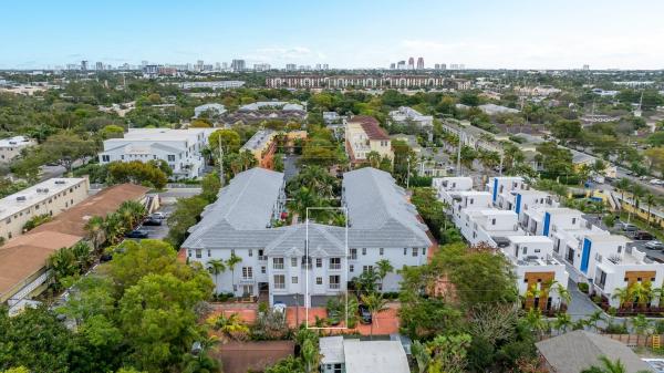 Palm Island Villas, 2725 NE 8th Ave #110, Wilton Manors, Florida 33334, image 1
