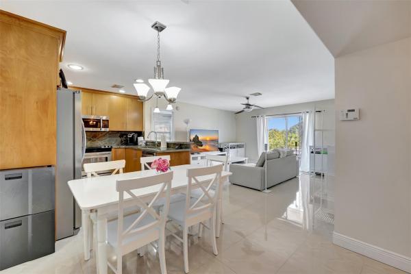 Brookfield Gardens, 411 SE 8th St #232, Deerfield Beach, Florida 33441, image 1