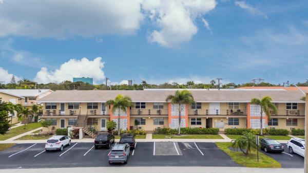 Carlton Terrace, 2106 NE 56th Ct #203, Fort Lauderdale, Florida 33308, image 1