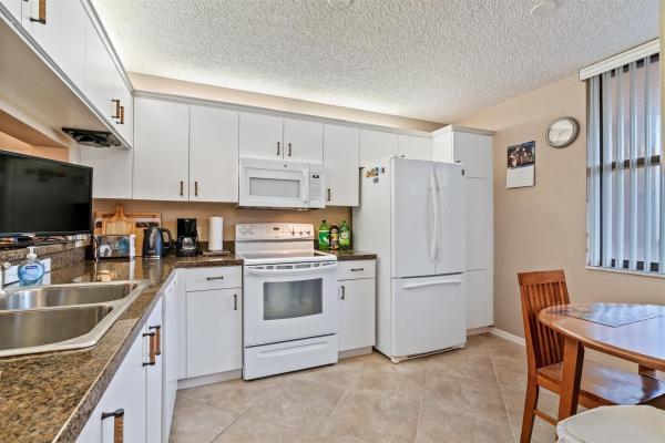 Sunrise Lakes 4, 10360 NW 30th Ct #303, Sunrise, Florida 33322, image 1
