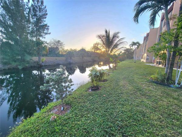 Oakbrook Village, 8220 SW 24th St #4301, North Lauderdale, Florida 33068, image 1