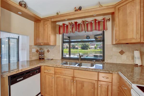 The Hollows Of Deer Creek, 670 Deer Creek Hollows Cir, Deerfield Beach, Florida 33442, image 2
