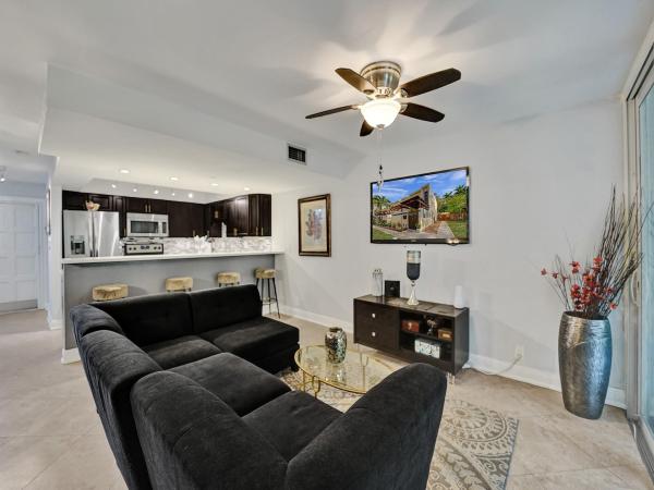 Footbridge Townhouse, 842 NE 20th Dr, Wilton Manors, Florida 33305, image 1