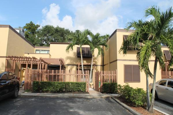Villas Central, 1521 E Golfview Dr #1521, Pembroke Pines, Florida 33026, image 1