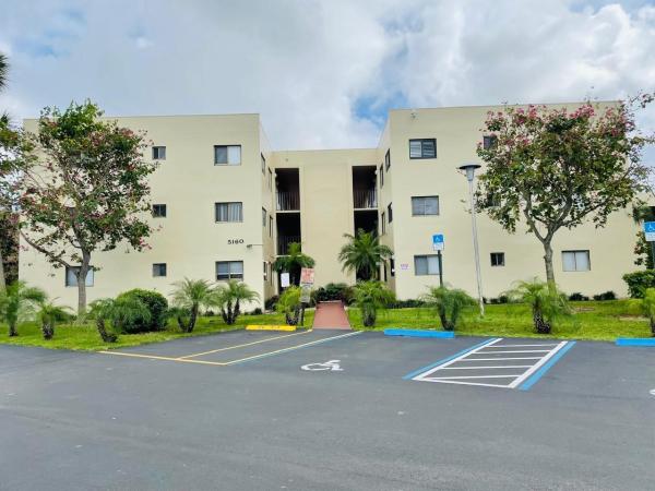 Seagrape At Las Verdes, 5160 Las Verdes Cir #313, Delray Beach, Florida 33484, image 1