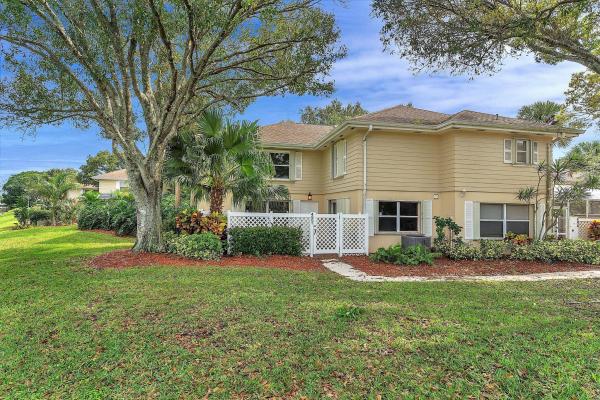 Wellesley At Boynton Beach, 4901 Roxbury Ct, Boynton Beach, Florida 33436, image 3