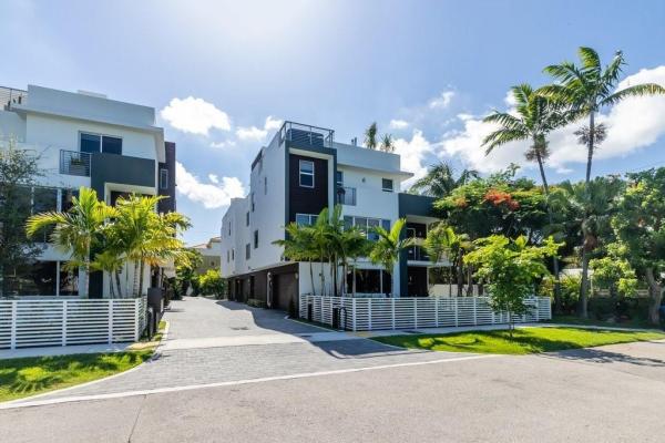 Holiday Park, 714 NE 14th Ave #102, Fort Lauderdale, Florida 33304, image 1