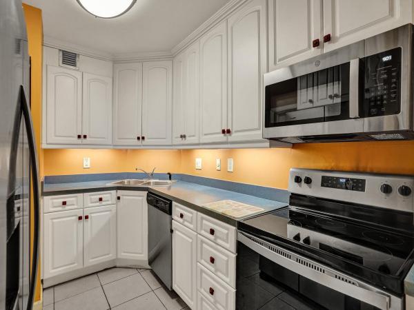 Manor Grove Village, 200 NE 19th Ct #110M, Wilton Manors, Florida 33305, image 1