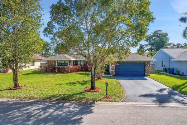 Beachwood Heights, 4391 NW 112th Ave, Coral Springs, Florida 33065, image 1