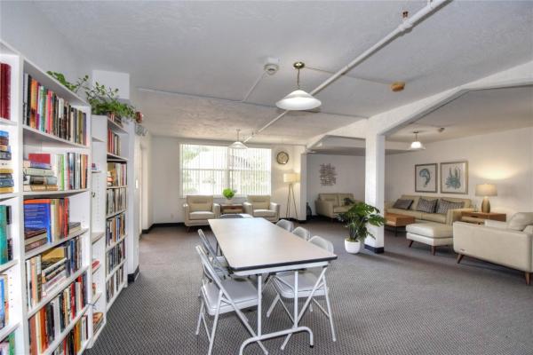 Kings Park Garden, 4025 N Federal Hwy #215C, Fort Lauderdale, Florida 33308, image 3