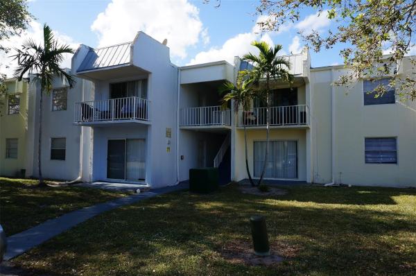 Clear Lake Palms, 407 Executive Center Dr #208, West Palm Beach, Florida 33401, image 1