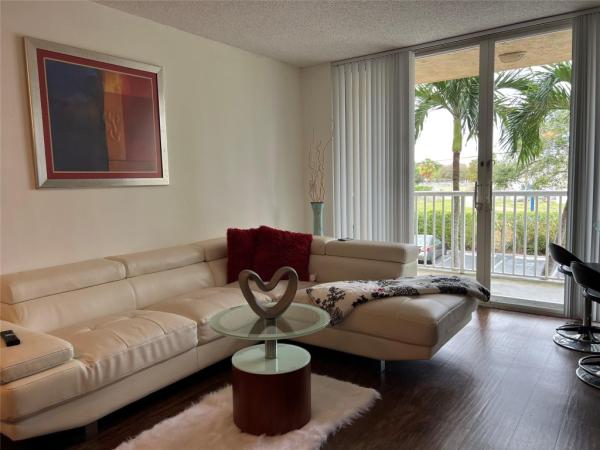 Sheridan East, 1341 SE 3rd Ave #211, Dania Beach, Florida 33004, image 2