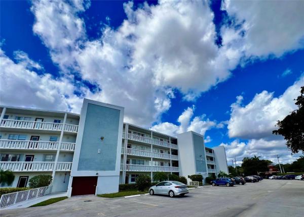 Ellesmere, 1027 Ellesmere B, Deerfield Beach, Florida 33442, image 2
