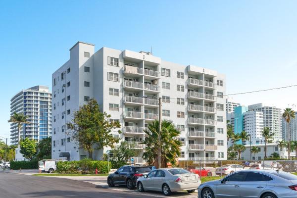 Leisure Sands, 720 Orton Ave #403, Fort Lauderdale, Florida 33304, image 1