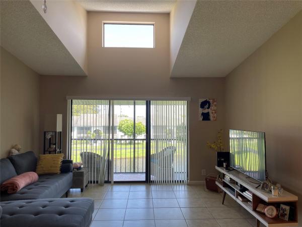 The Palm Club, 1011 Green Pine Blvd #C3, West Palm Beach, Florida 33409, image 2