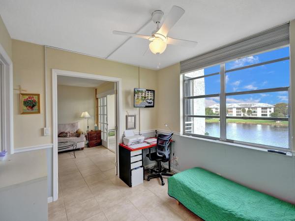 Poinciana Place Of Pine Island Ridge, 9430 Poinciana Pl #404, Davie, Florida 33324, image 3