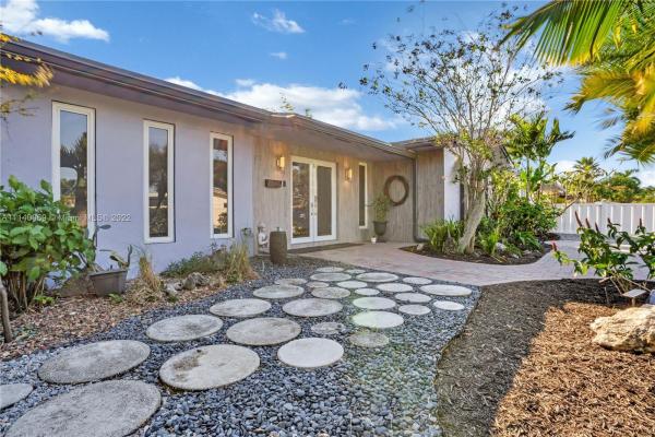 Hollywood Homesites High School, 1406 Scott St, Hollywood, Florida 33020, image 1
