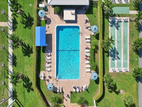 Leisureville Lake, 1119 Lake Ter #117, Boynton Beach, Florida 33426, image 1