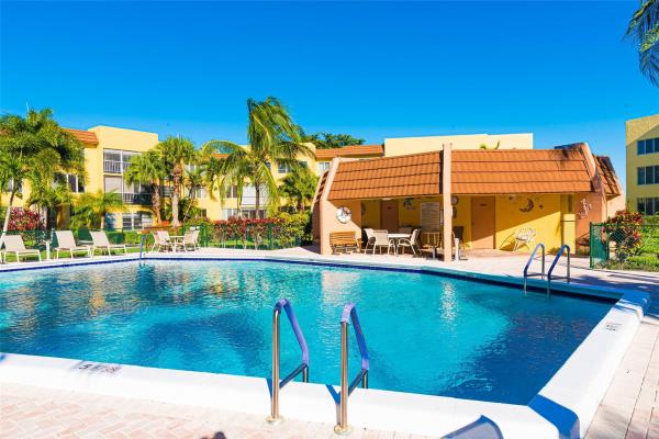 Royal Park Gardens 2, 6700 Royal Palm Blvd #201D, Margate, Florida 33063, image 1
