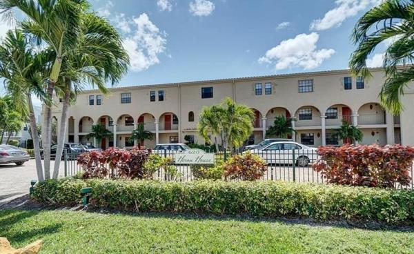Heron House, 620 NE 28th St #103, Wilton Manors, Florida 33334, image 1