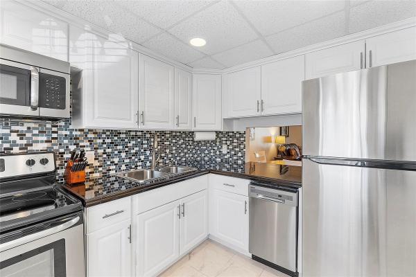 Oriole Golf & Tennis Club 1, 7837 Golf Circle Dr #111, Margate, Florida 33063, image 1