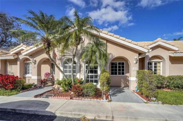 Villas On The Green, 3175 Holiday Springs Blvd #35, Margate, Florida 33063, image 1