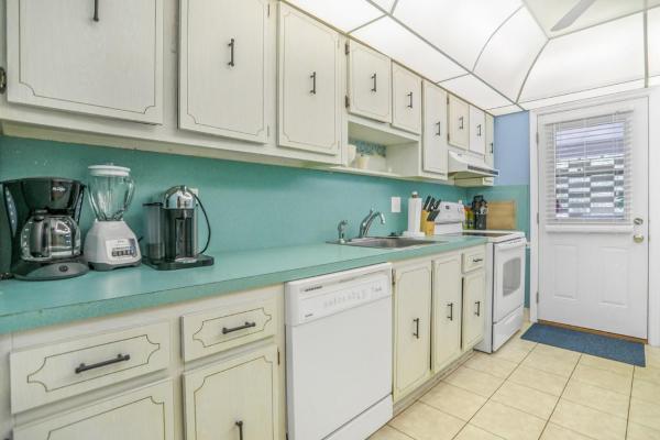 River Terrace At River Shores, 3050 NE 16th Ave #204, Oakland Park, Florida 33334, image 1