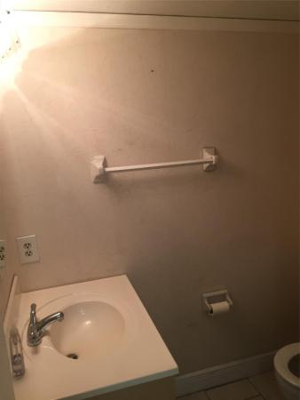 Regis House, 899 SE 2nd Ave #118, Deerfield Beach, Florida 33441, image 1