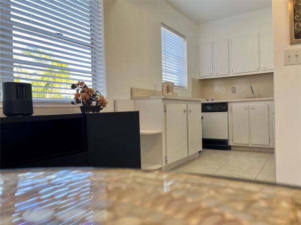 Farnham, 268 Farnham L, Deerfield Beach, Florida 33442, image 3