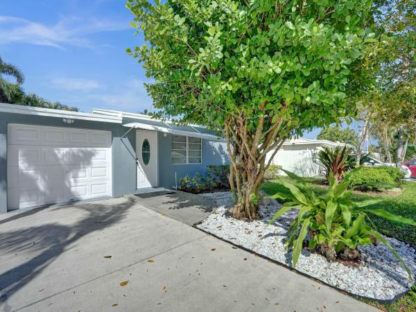 Englewood Manor, 3006 Giuliano Ave, Lake Worth Beach, Florida 33461, image 1