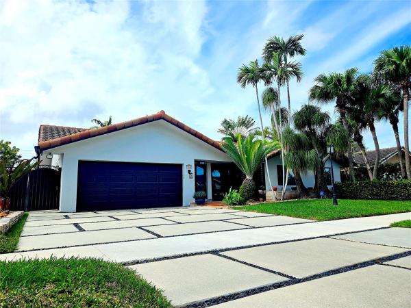 Mariangel, 9600 SW 119th Ct, The Crossings, Florida 33186, image 1
