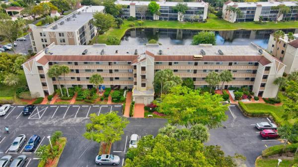 Huntington Lakes 1, 14310 Strathmore Ln #303, Delray Beach, Florida 33446, image 1