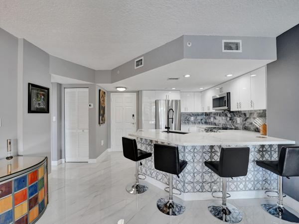 Hallandale Yacht Club, 201 Golden Isles Dr #303, Hallandale Beach, Florida 33009, image 1