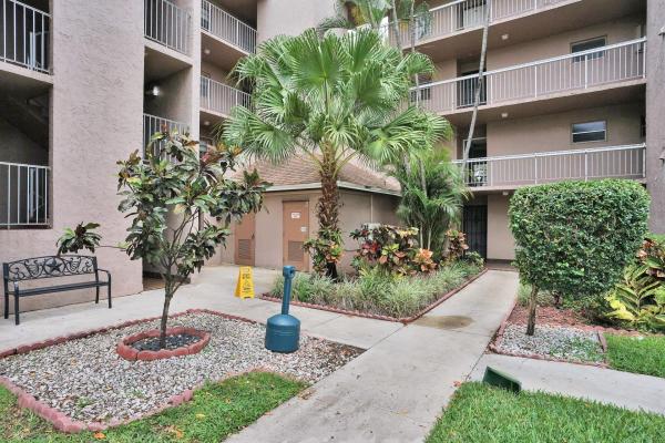 Tangerine Of Pine Island Ridge, 9430 Tangerine Pl #202, Davie, Florida 33324, image 1