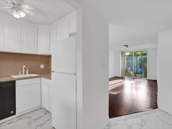 Cross Fox, 5300 NE 24th Ter #326C, Fort Lauderdale, Florida 33308, image 1